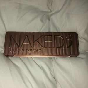 Naked 3 urban decay eyeshadow palette